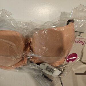 Freya Offbeat Underwire Demi T-shirt Bra, 28D NWT